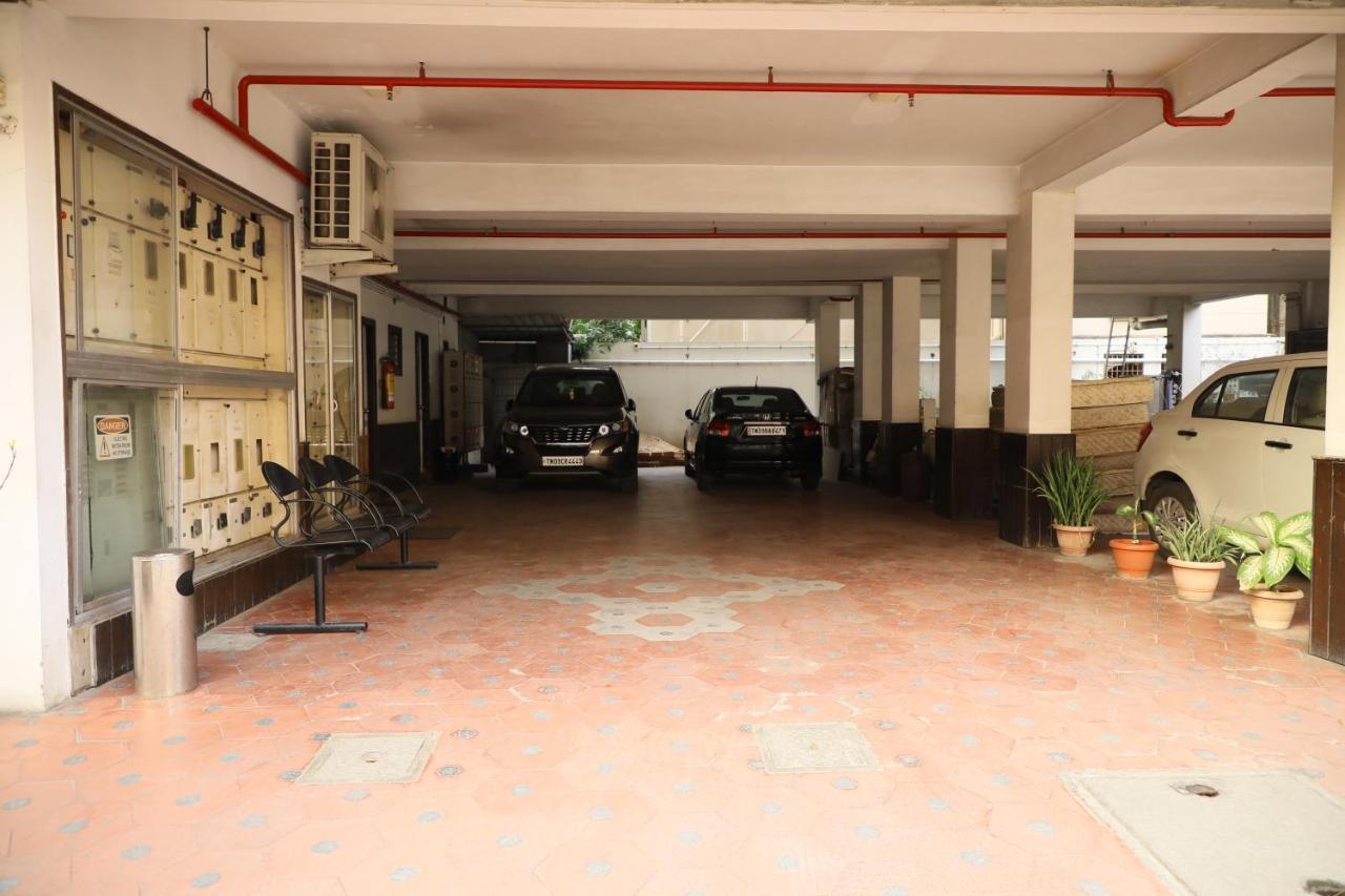 Taz Kamar Family Hotel Chennai Bagian luar foto